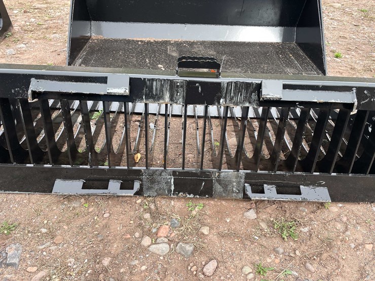 #5111-•-72-in.-qt-fine-skeleton-bucket-high-side-image-8
