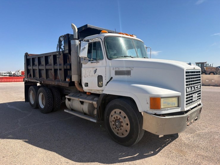 1994-mack-ch613-image-3