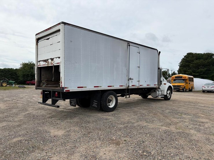 2003-kenworth-t300-image-4