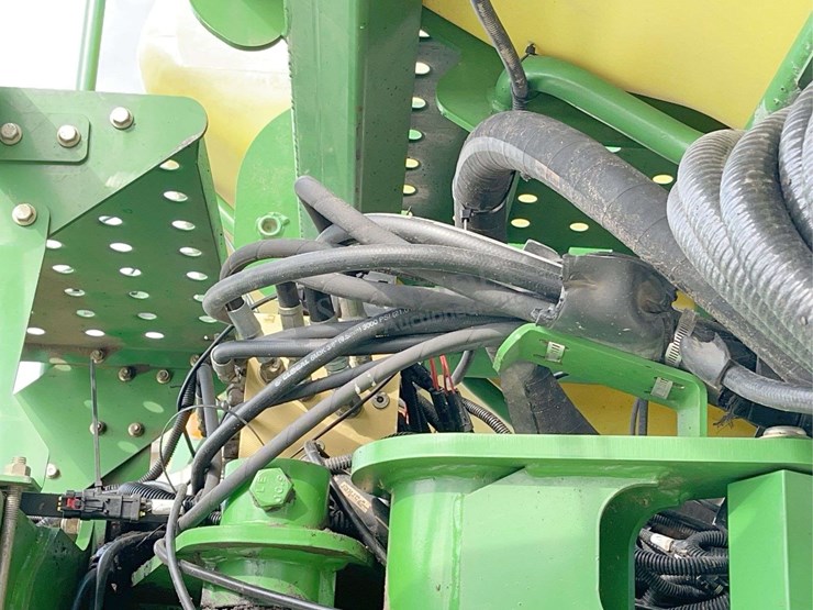 john-deere-1790-image-44