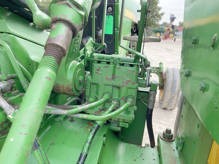 john-deere-2840-image-30