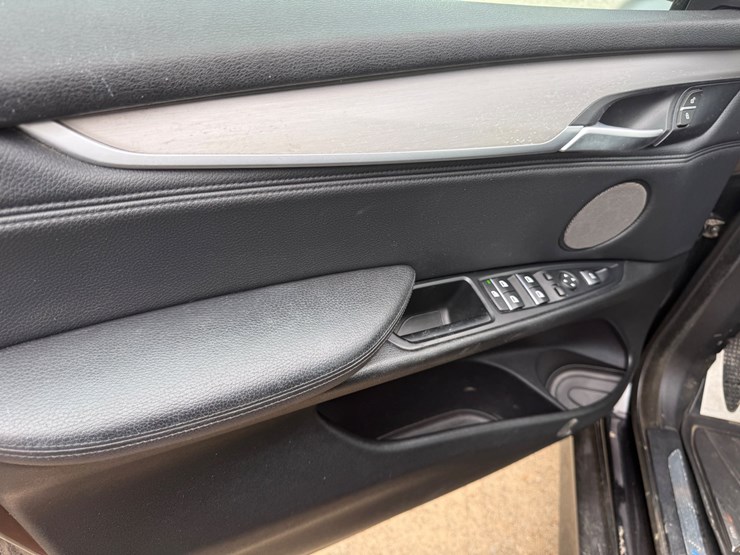 2014-bmw-x5-image-24