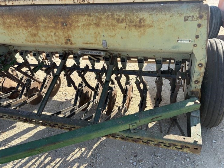 john-deere-8300-image-6