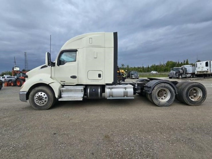 2016-kenworth-t680-image-7