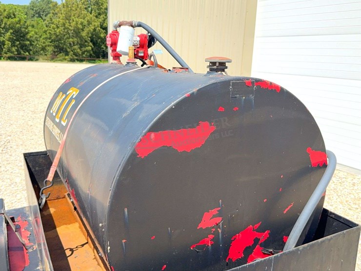 homemade-300-gallon-fuel-tank-trailer-w/-pump-image-11