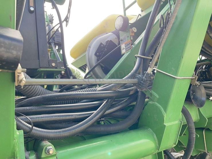 john-deere-1790-image-39