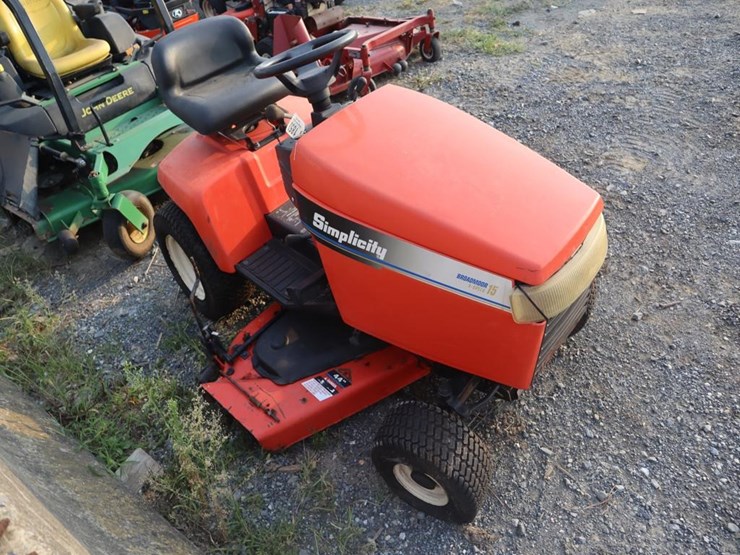 simplicity-lawn-tractor-image-2