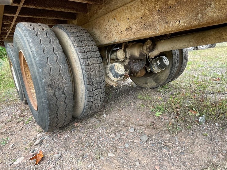 #5049-•-1980-ford-t/a-flatbed-dump-truck-(has-mi-title)-image-56