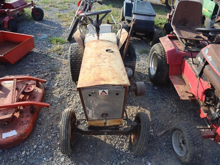 allis-chalmers-big-10-lawn-&-garden-tractor-image-3