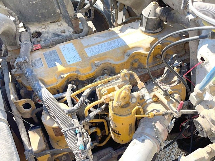 2002-chevrolet-c7500-single-axle-grain-truck-image-39