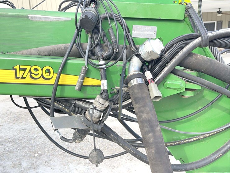 john-deere-1790-image-15
