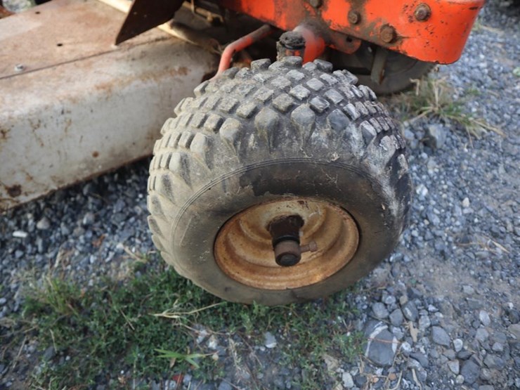 allis-chalmers-610-lawn-&-garden-tractor-image-10