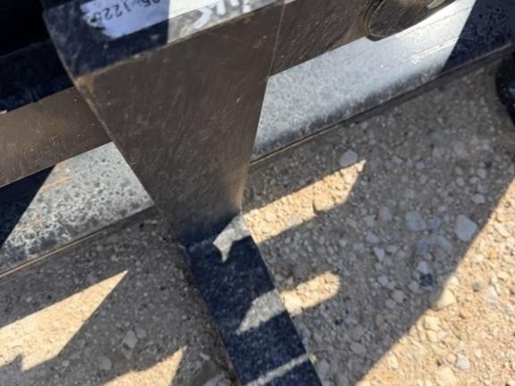 l3---quick-attach-pallet-forks-image-2
