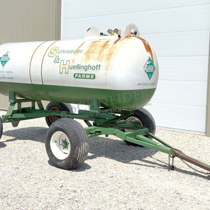 1,000 gallon anhydrous wagon