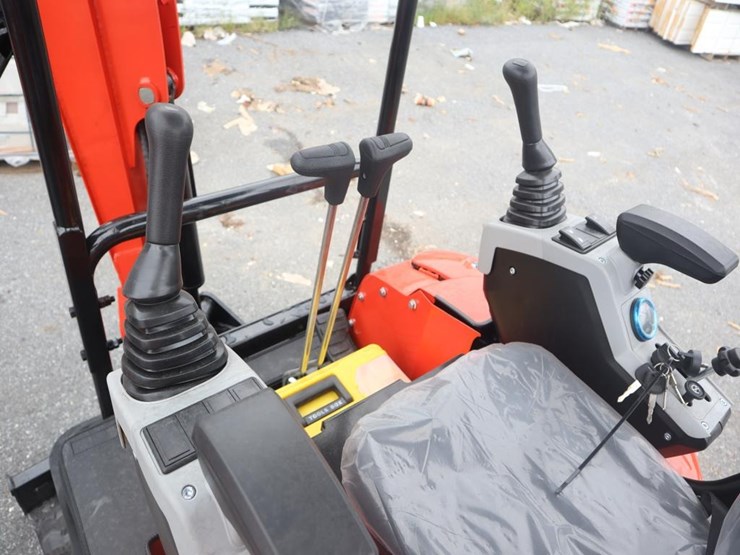 tpm-18hh-mini-excavator-image-11