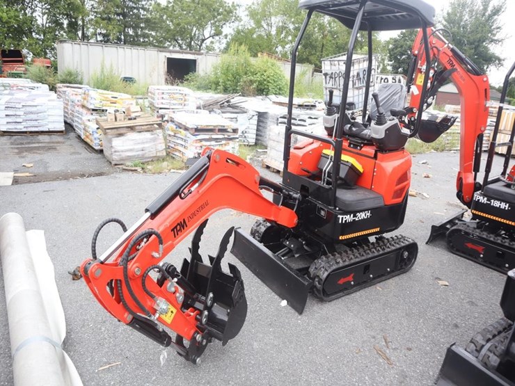 tpm-20kh-mini-excavator-image-1