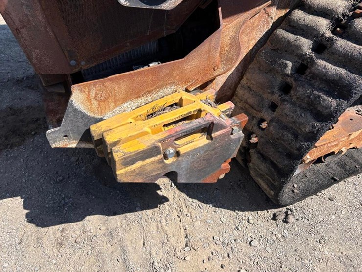 2025-deere-333g-image-7