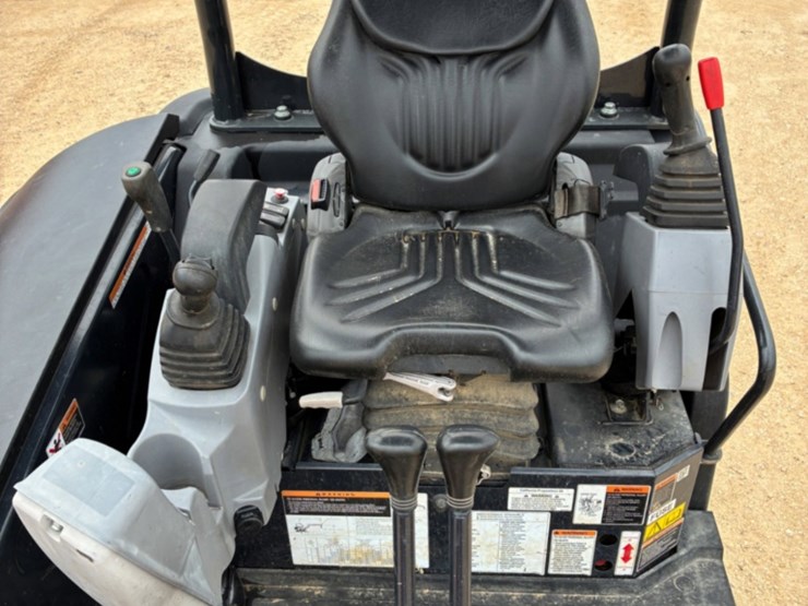 2023-kubota-kx030-4-image-5