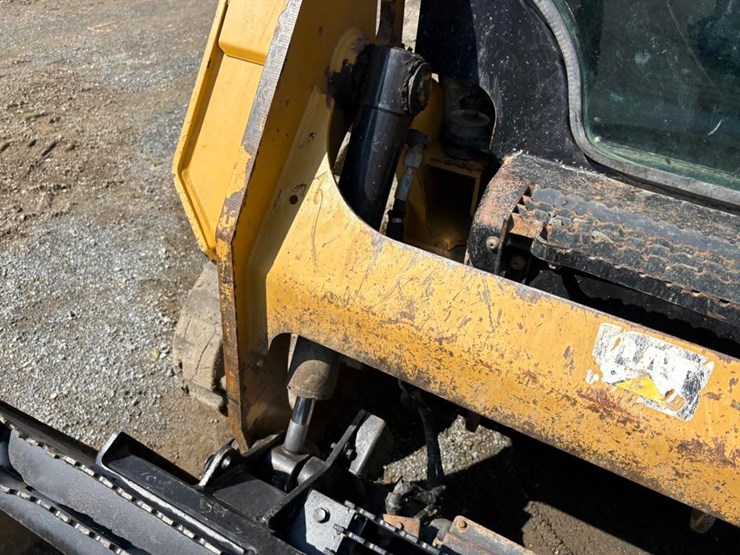 caterpillar-249d-image-17