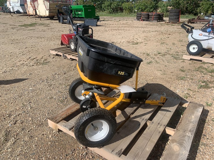 yard-works-spreader-image-3