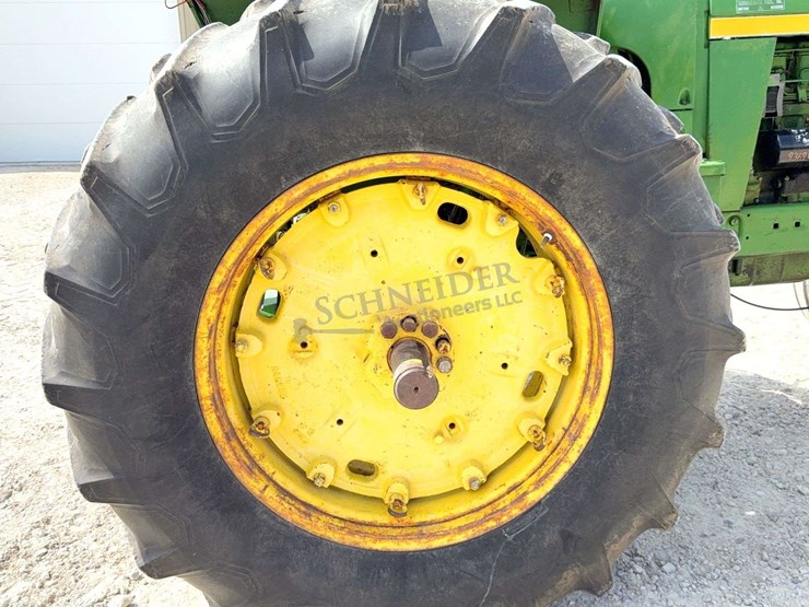 john-deere-4230-image-30