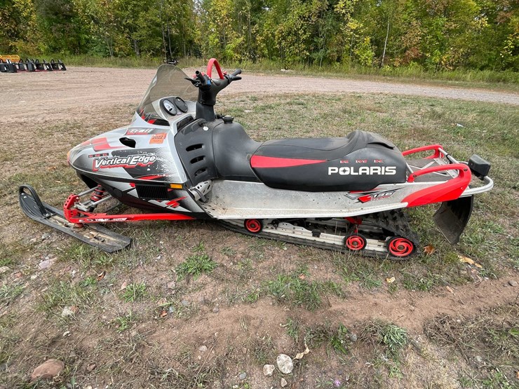#5053-•-2003-polaris-rmk-vertical-edge-snowmobile-(no-registration-card)-image-8