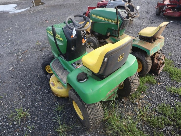 john-deere-lt155-riding-mower-image-6