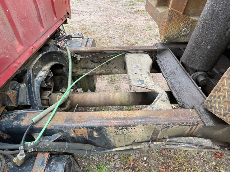 #5049-•-1980-ford-t/a-flatbed-dump-truck-(has-mi-title)-image-13