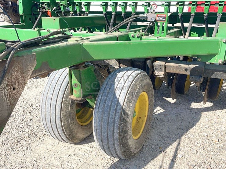 john-deere-750-image-12