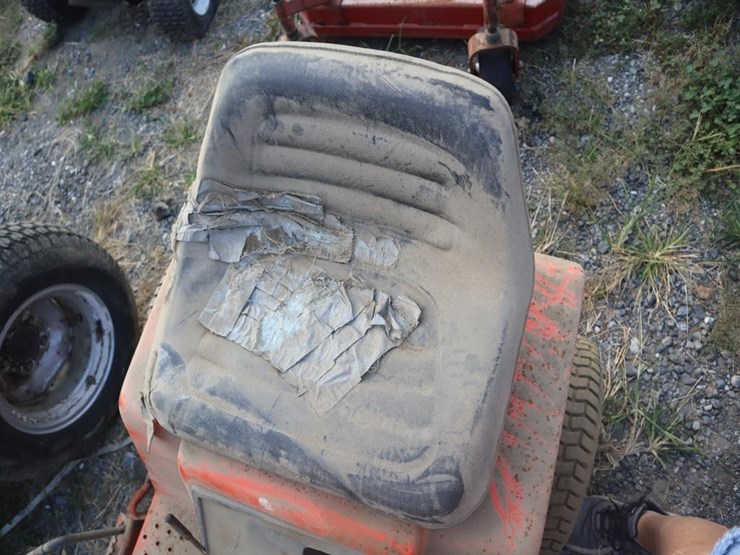 allis-chalmers-808-gt-lawn-&-garden-tractor-image-19