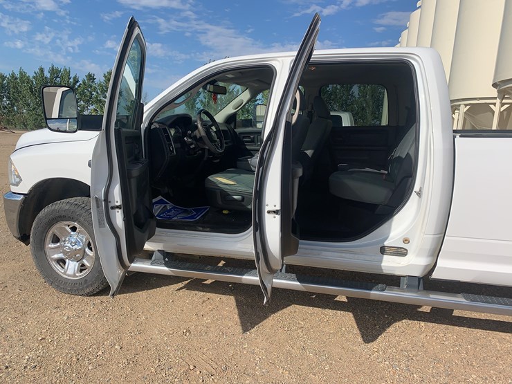 2017-dodge-2500-image-22