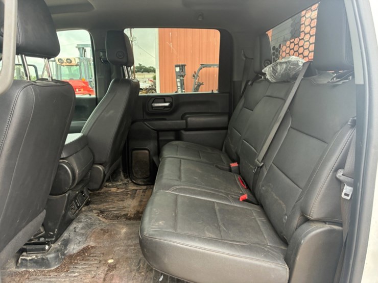 2024-chevrolet-silverado-3500hd-image-9