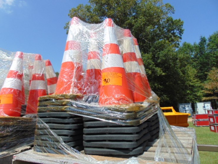 (50)-highway-safety-cones-image-1