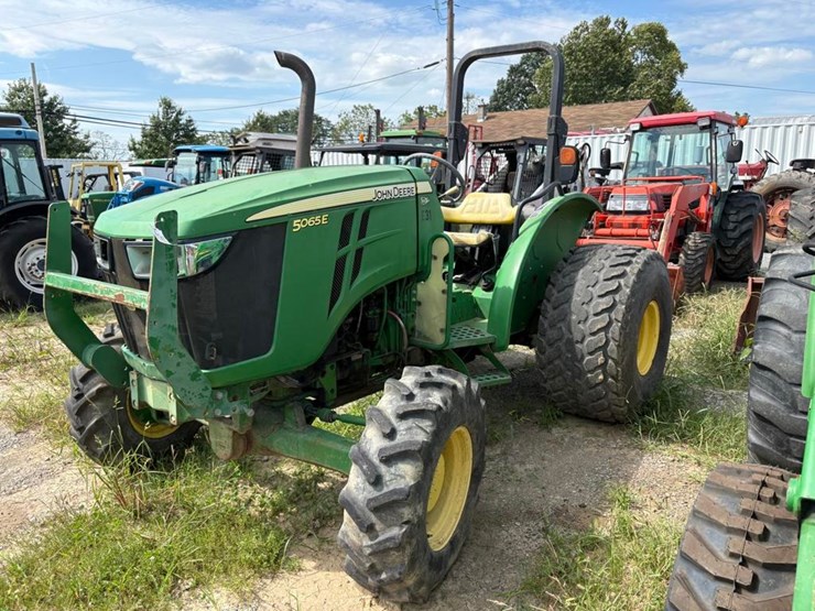 john-deere-5065e-image-2