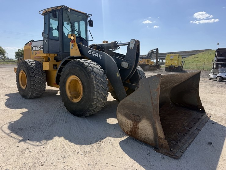 2015-john-deere-9-image-3