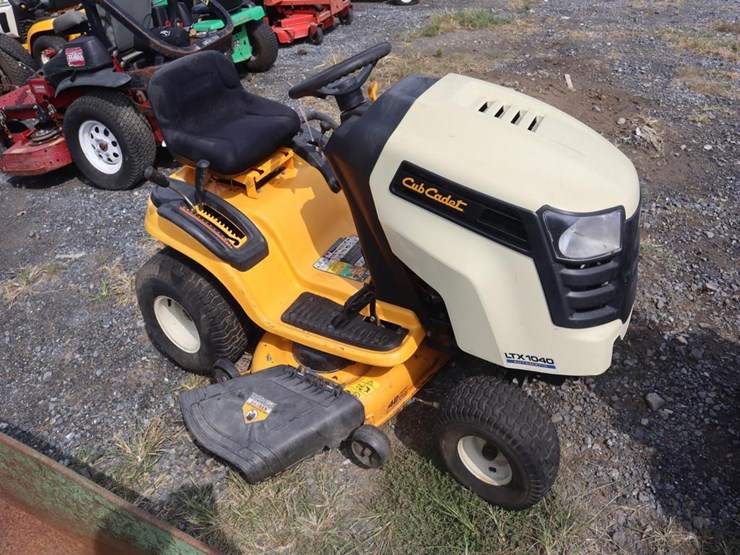 cub-cadet-ltx1040-image-1