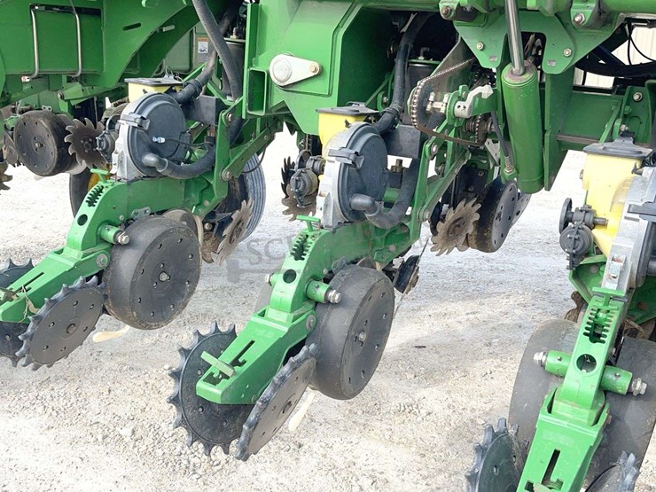 john-deere-1790-image-22