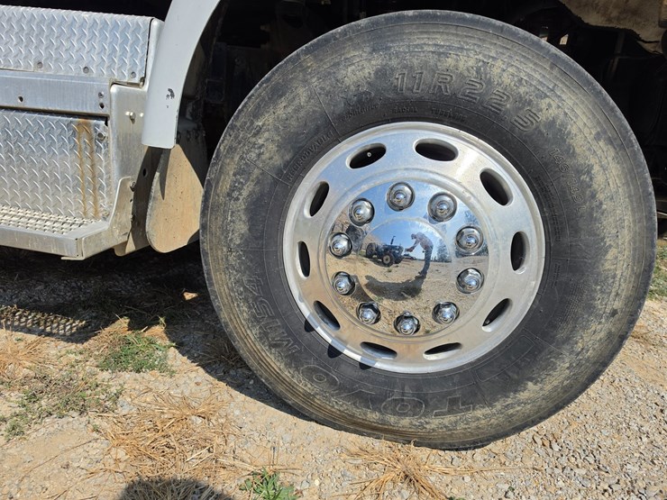 2012-peterbilt-382-image-109