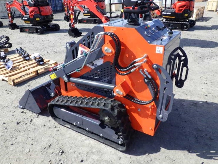 2026-tpm-t460-skid-steer-tracked-loader-image-2