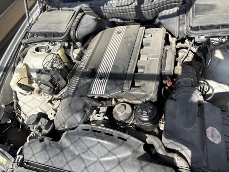 l1---2001-bmw-530i-image-7