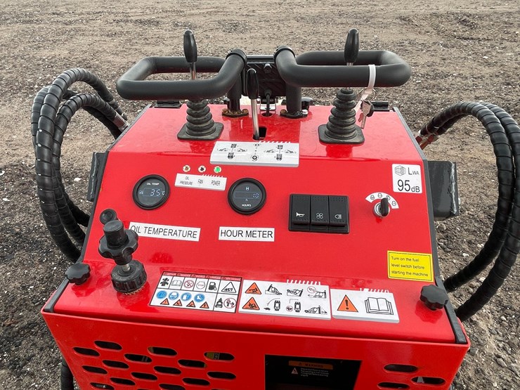 #2036-•-unused-mini-track-loader-image-30