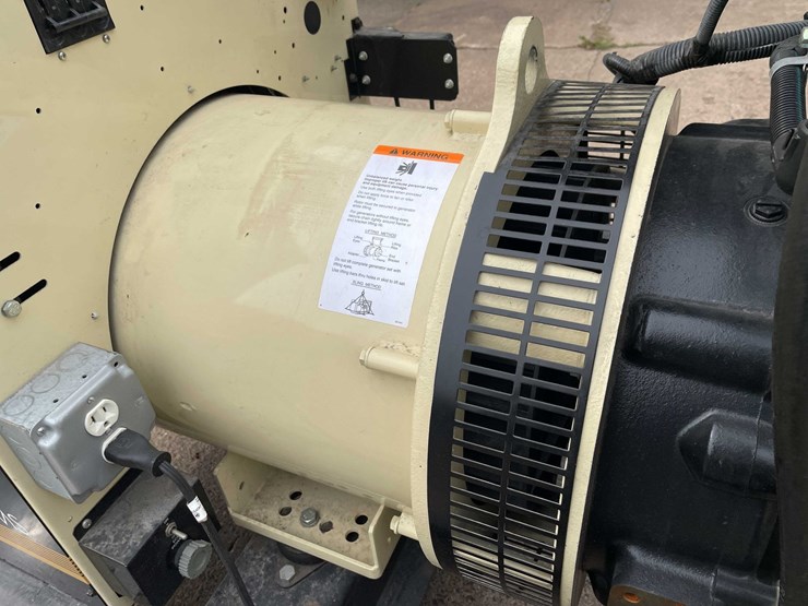 2010-john-deere-6-image-44