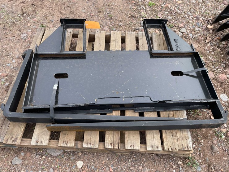 #5105-•-45-in.-skid-steer-fork-frame-v2-with-42-in.-forks-image-1