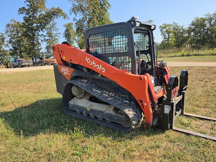 2024-kubota-svl97-2-image-13
