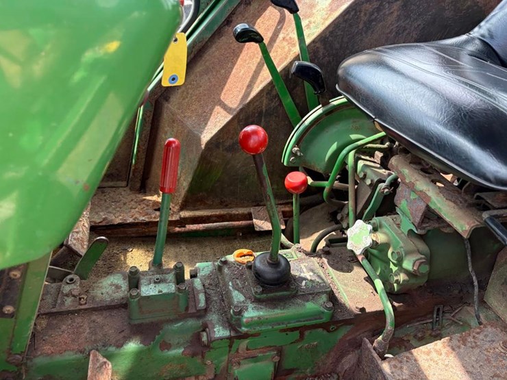 john-deere-1050-image-17