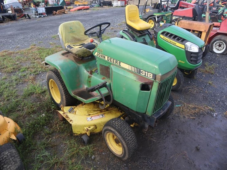 john-deere-318-image-1