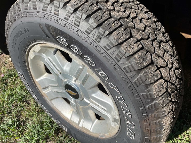 2010-chevrolet-1500-image-18