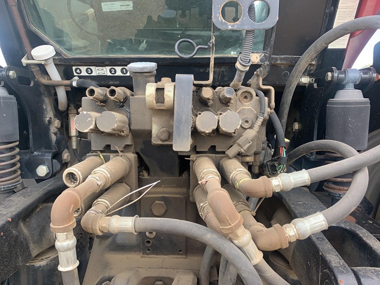 case-mxm-175--tractor-image-17