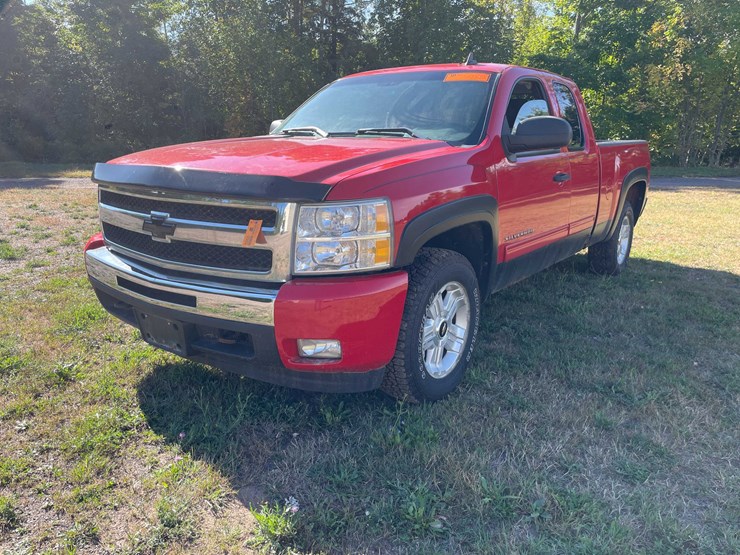 2010-chevrolet-1500-image-1