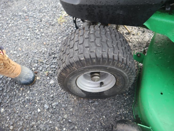 john-deere-sabre-riding-mower-image-10